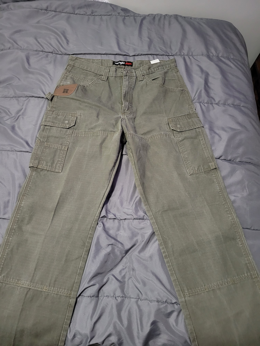 Wrangler Authentics Olive Green Cargo Pants for Men